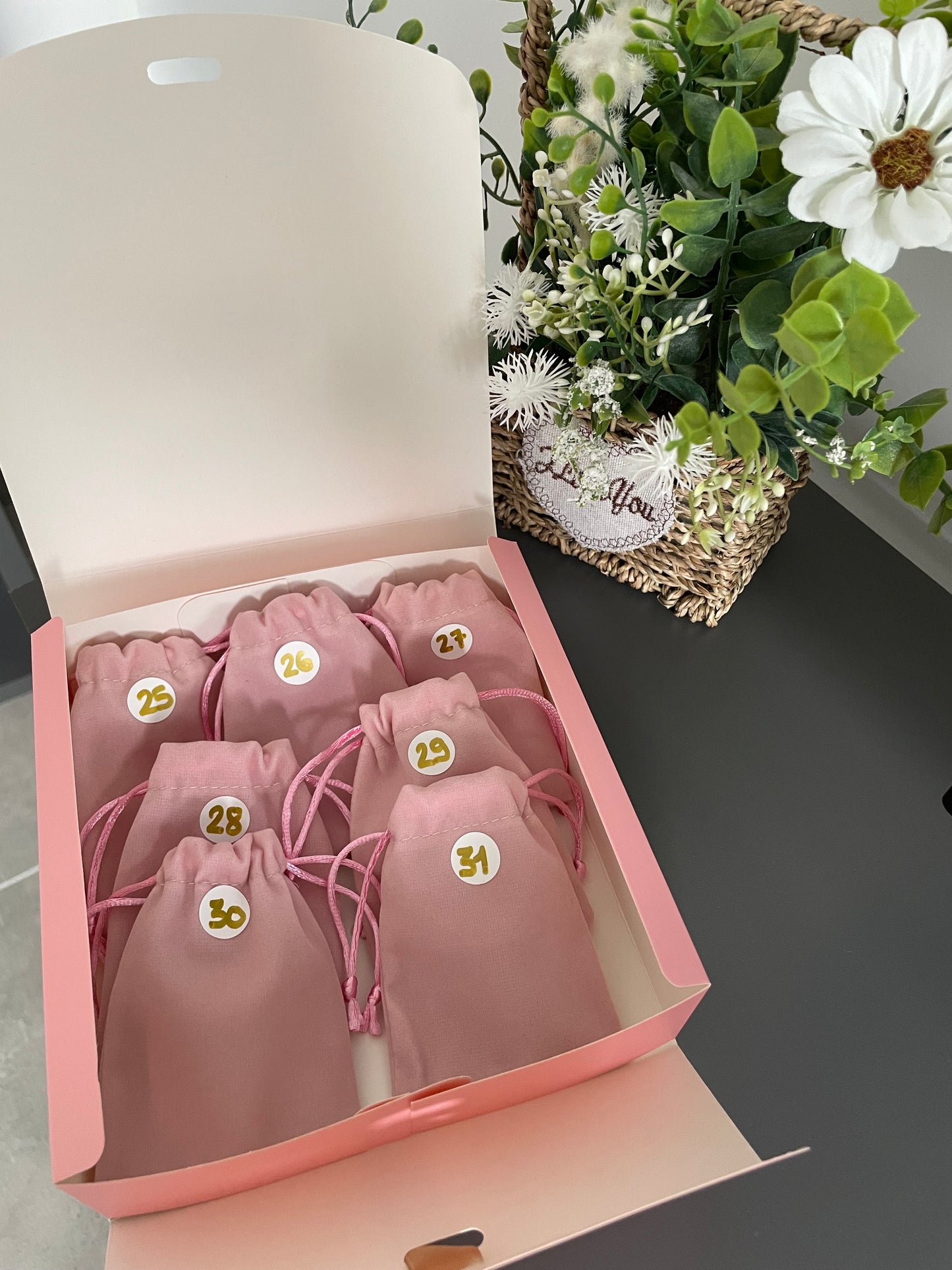 Calendrier de l’après 7 cases ✨🎄